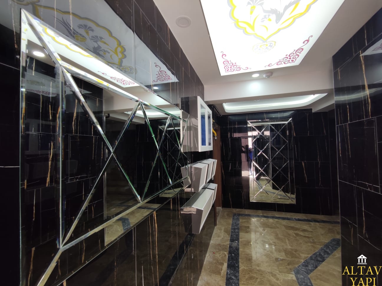 Neostill Dekoratif Baklava Desenli Duvar Salon Ayna